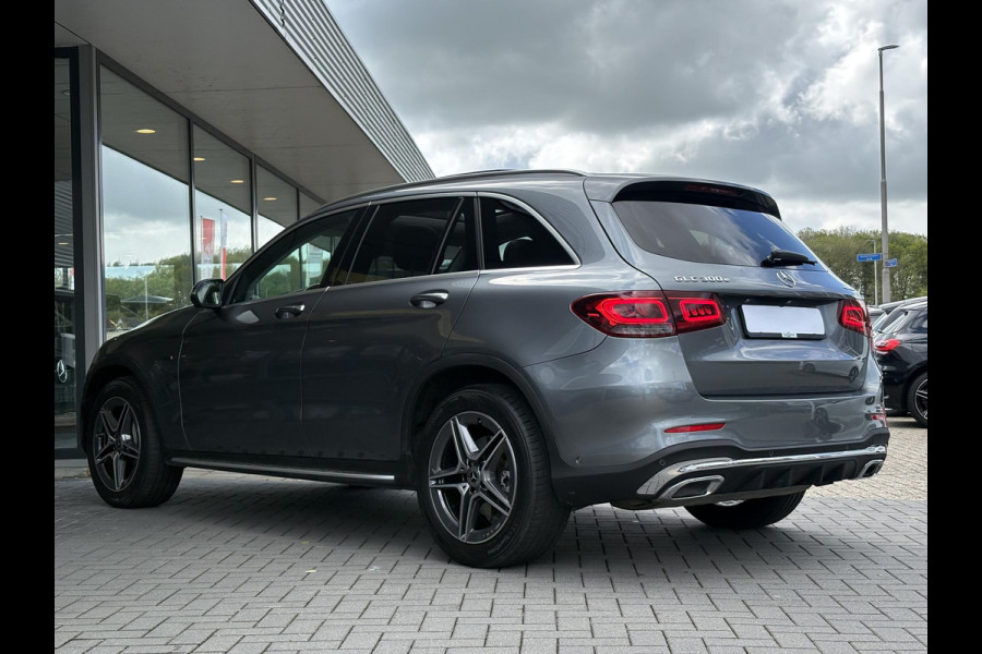 Mercedes-Benz GLC 300e 4MATIC AMG Line 320pk | PHEV | Panoramadak | Burmester Audio | Stoelverwarming | Achteruitrijcamera | 360 Camera | Dealeronderhouden