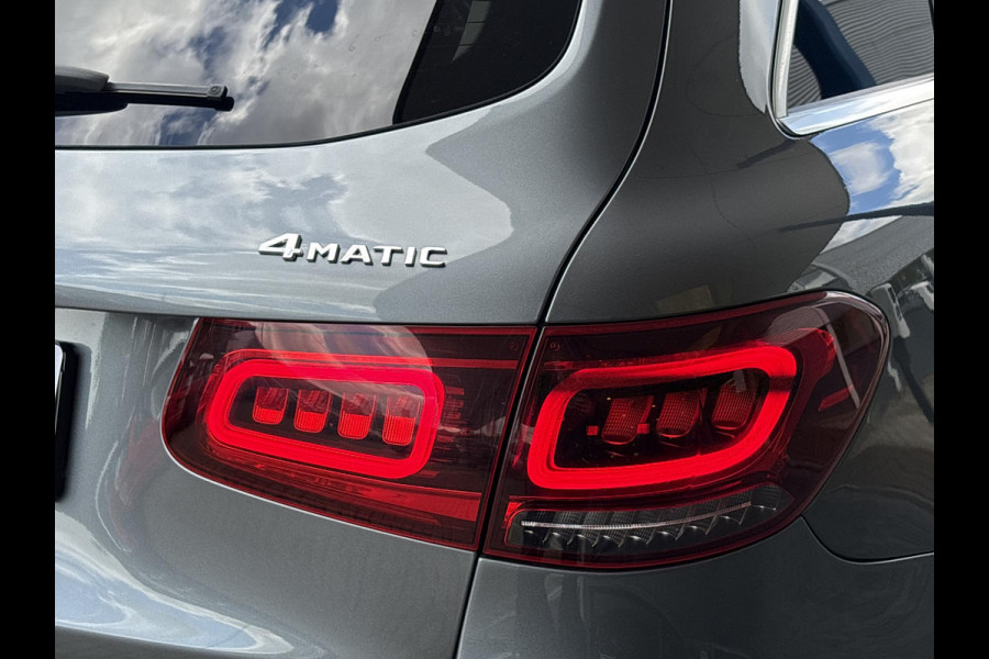 Mercedes-Benz GLC 300e 4MATIC AMG Line 320pk | PHEV | Panoramadak | Burmester Audio | Stoelverwarming | Achteruitrijcamera | 360 Camera | Dealeronderhouden