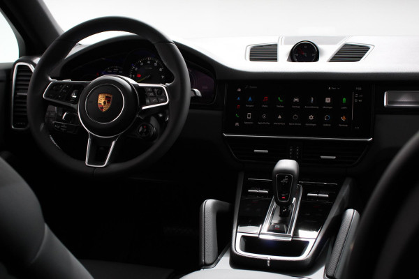 Porsche Cayenne Coupé 3.0 E-Hybrid Platinum Edition Luchtvering Leder Panoramadak Camera Navigatie Elektrisch bedienbare achterklep Apple Carplay/ Android  Lichtmetalen velgen Cruise control Sfeerlichting
