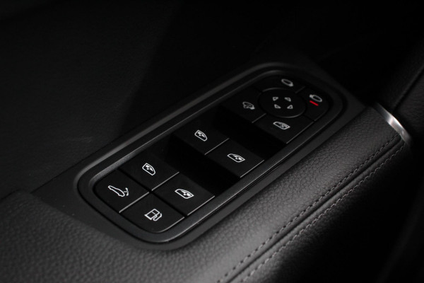 Porsche Cayenne Coupé 3.0 E-Hybrid Platinum Edition Luchtvering Leder Panoramadak Camera Navigatie Elektrisch bedienbare achterklep Apple Carplay/ Android  Lichtmetalen velgen Cruise control Sfeerlichting