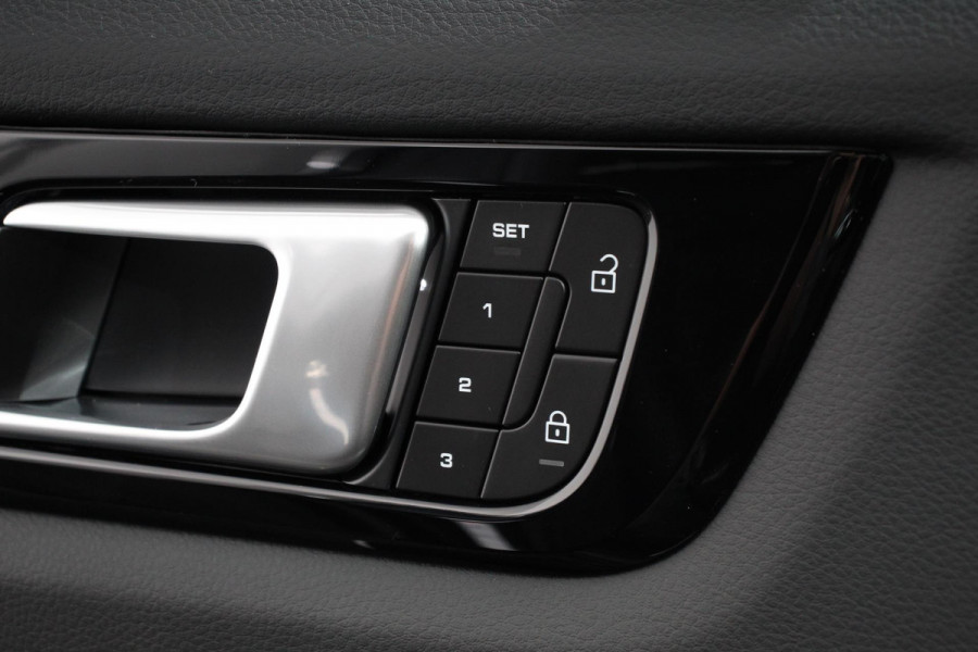 Porsche Cayenne Coupé 3.0 E-Hybrid Platinum Edition Luchtvering Leder Panoramadak Camera Navigatie Elektrisch bedienbare achterklep Apple Carplay/ Android  Lichtmetalen velgen Cruise control Sfeerlichting