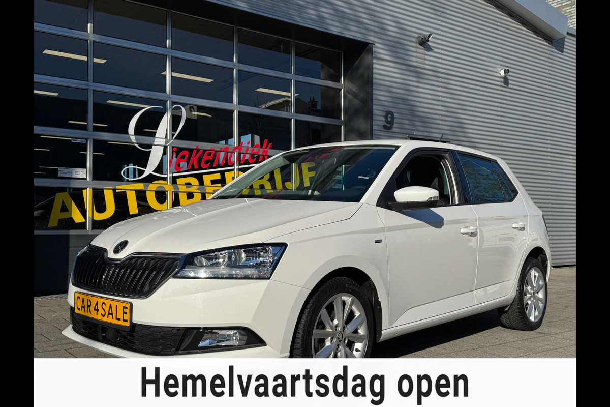 Škoda Fabia 1.0i Clever - Appel CarPlay / Navigatie I Airco I Achteruitrij Camera I LED I PDC I Sport velgen I Dealer onderhouden