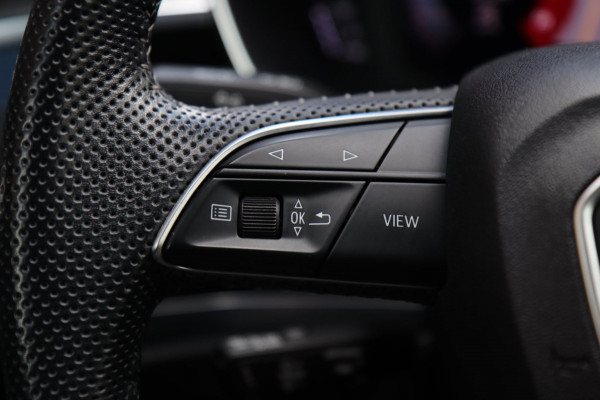 Audi Q3 35 TFSI 3x S Line / PANODAK / CARPLAY / SFEERVERL. / ELEK. STOEL