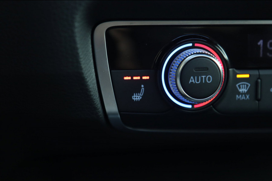 Audi Q3 35 TFSI 3x S Line / PANODAK / CARPLAY / SFEERVERL. / ELEK. STOEL