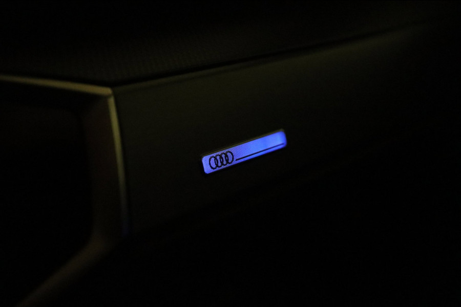 Audi Q3 35 TFSI 3x S Line / PANODAK / CARPLAY / SFEERVERL. / ELEK. STOEL