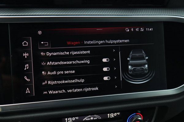 Audi Q3 35 TFSI 3x S Line / PANODAK / CARPLAY / SFEERVERL. / ELEK. STOEL