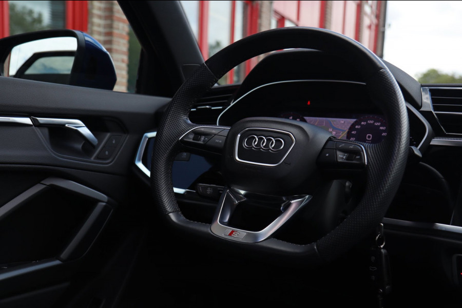 Audi Q3 35 TFSI 3x S Line / PANODAK / CARPLAY / SFEERVERL. / ELEK. STOEL
