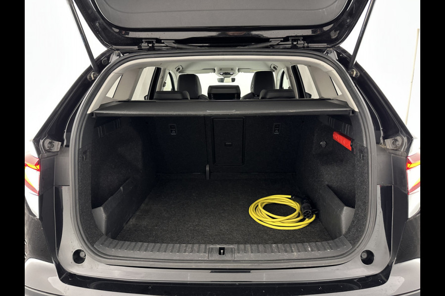 Škoda ENYAQ iV 60 [ 3-Fase ] (INCL-BTW) *LEATHER-FABRIC | FULL-LED | DIGI-COCKPIT | CAMERA | KEYLESS | NAVI-FULLMAP | AMBIENT-LIGHT | ECC | HEATED-COMFORTSEATS | PRIVACY-GLASS | DAB+ | PDC | CRUISE | 19"ALU*