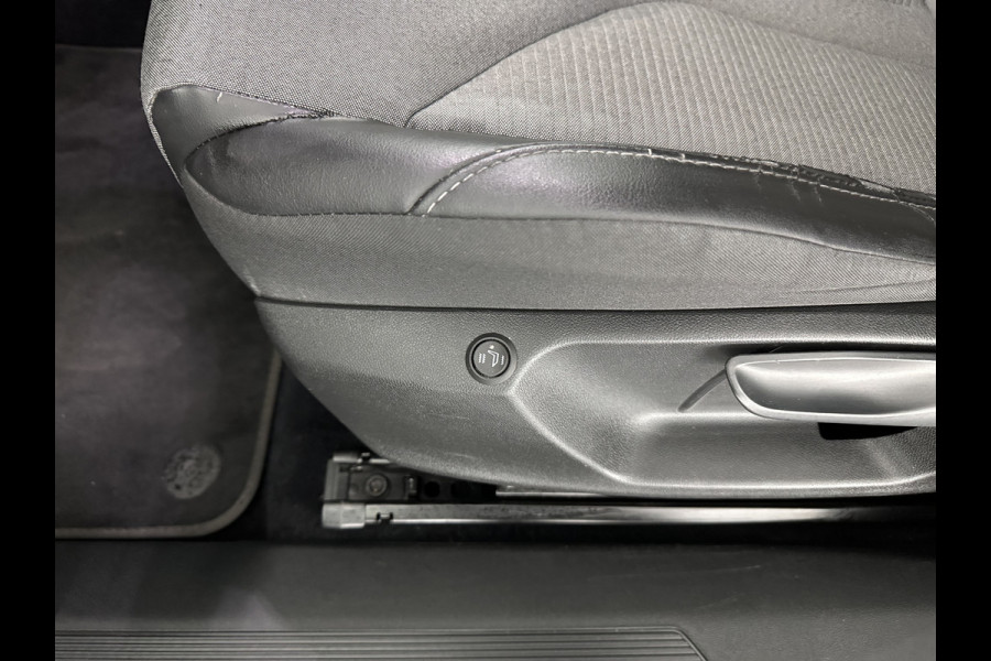Škoda ENYAQ iV 60 [ 3-Fase ] (INCL-BTW) *LEATHER-FABRIC | FULL-LED | DIGI-COCKPIT | CAMERA | KEYLESS | NAVI-FULLMAP | AMBIENT-LIGHT | ECC | HEATED-COMFORTSEATS | PRIVACY-GLASS | DAB+ | PDC | CRUISE | 19"ALU*