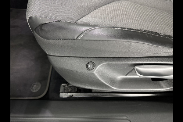 Škoda ENYAQ iV 60 [ 3-Fase ] (INCL-BTW) *LEATHER-FABRIC | FULL-LED | DIGI-COCKPIT | CAMERA | KEYLESS | NAVI-FULLMAP | AMBIENT-LIGHT | ECC | HEATED-COMFORTSEATS | PRIVACY-GLASS | DAB+ | PDC | CRUISE | 19"ALU*