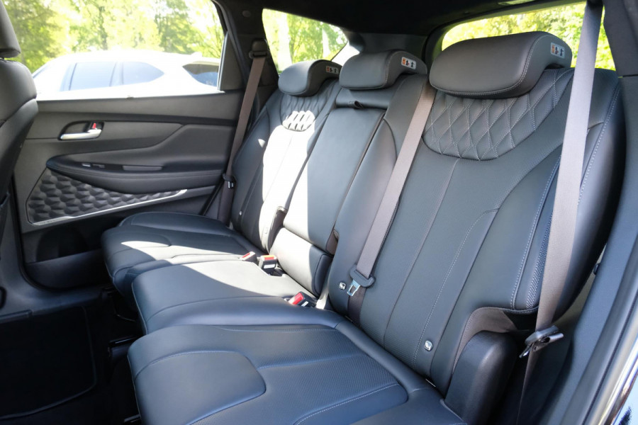 Hyundai Santa Fe 1.6 T-GDI PHEV Premium Plus Sky | Panoramadak | Dealer onderhouden | 360 Camera | Stoelkoeling/verwarming | KRELL Audio |