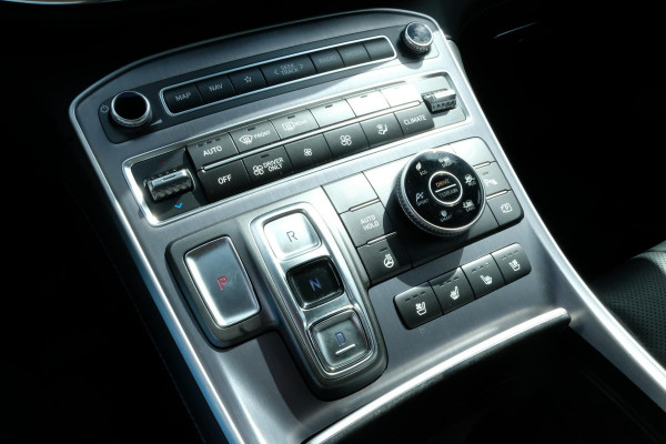 Hyundai Santa Fe 1.6 T-GDI PHEV Premium Plus Sky | Panoramadak | Dealer onderhouden | 360 Camera | Stoelkoeling/verwarming | KRELL Audio |