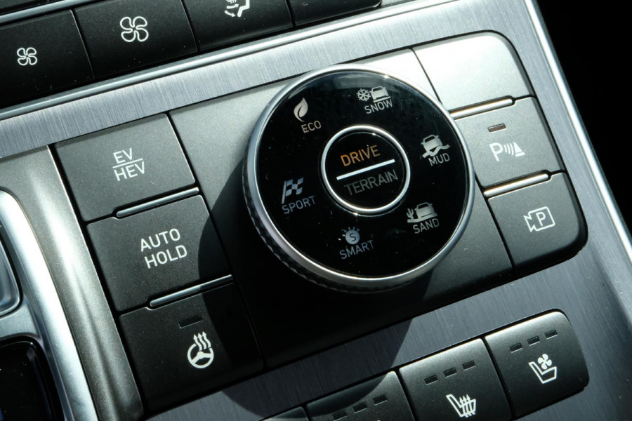 Hyundai Santa Fe 1.6 T-GDI PHEV Premium Plus Sky | Panoramadak | Dealer onderhouden | 360 Camera | Stoelkoeling/verwarming | KRELL Audio |