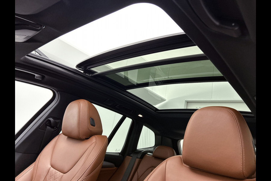 BMW X3 XDrive30e High Executive(Goed onderH, Panorama, Carplay, Camera, StoelV, Parkeersensoren V+A, Etc)