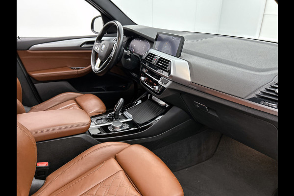 BMW X3 XDrive30e High Executive(Goed onderH, Panorama, Carplay, Camera, StoelV, Parkeersensoren V+A, Etc)
