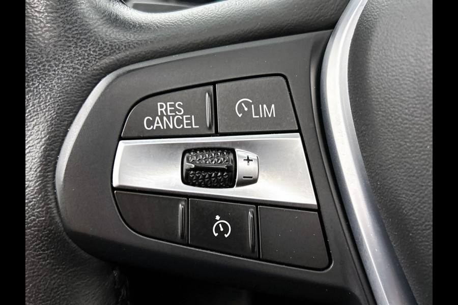 BMW X3 XDrive30e High Executive(Goed onderH, Panorama, Carplay, Camera, StoelV, Parkeersensoren V+A, Etc)