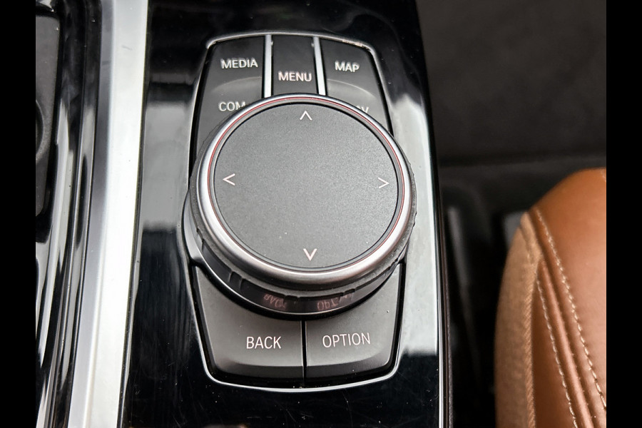 BMW X3 XDrive30e High Executive(Goed onderH, Panorama, Carplay, Camera, StoelV, Parkeersensoren V+A, Etc)