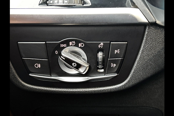 BMW X3 XDrive30e High Executive(Goed onderH, Panorama, Carplay, Camera, StoelV, Parkeersensoren V+A, Etc)