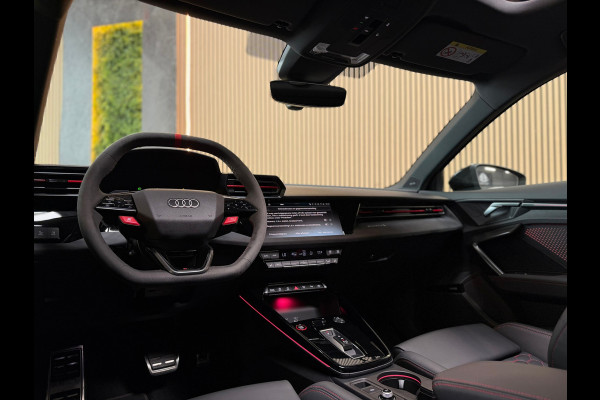 Audi RS3 Limousine 2.5 TFSI RS 3 quattro BTW|PANO|SONOS|HuD|MATRIX|ACC|KEYLESS|CARPLAY|FABRIEKSGARANTIE|2025|DODEHOEK|BOMVOL!