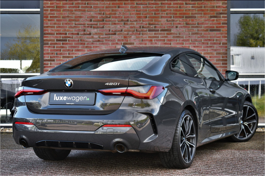 BMW 4 Serie Coupé 420i M-Sport | NL-auto | Dravitgrau | 19inch | Laser | El-klep