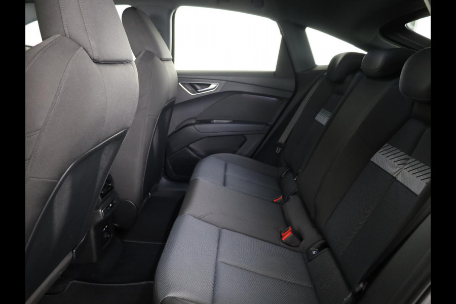 Audi Q4 Sportback e-tron 40 Advanced edition 77 kWh 204 pk | Navigatie | Warmtepomp | Parkeersensoren | Achteruitrijcamera | Adaptieve cruise control | Stoelverwarming |
