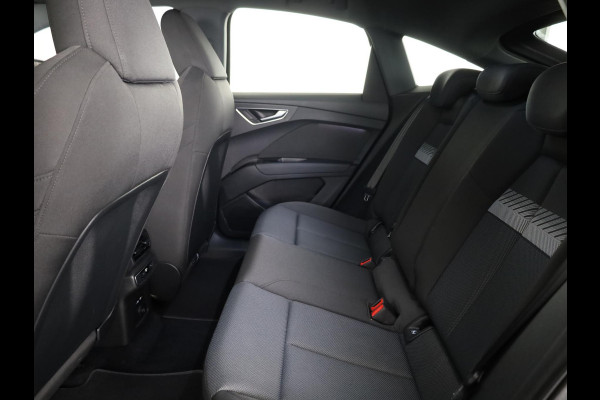 Audi Q4 Sportback e-tron 40 Advanced edition 77 kWh 204 pk | Navigatie | Warmtepomp | Parkeersensoren | Achteruitrijcamera | Adaptieve cruise control | Stoelverwarming |