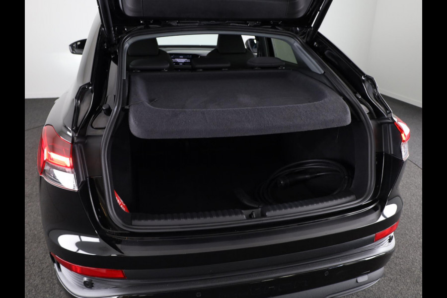 Audi Q4 Sportback e-tron 40 Advanced edition 77 kWh 204 pk | Navigatie | Warmtepomp | Parkeersensoren | Achteruitrijcamera | Adaptieve cruise control | Stoelverwarming |