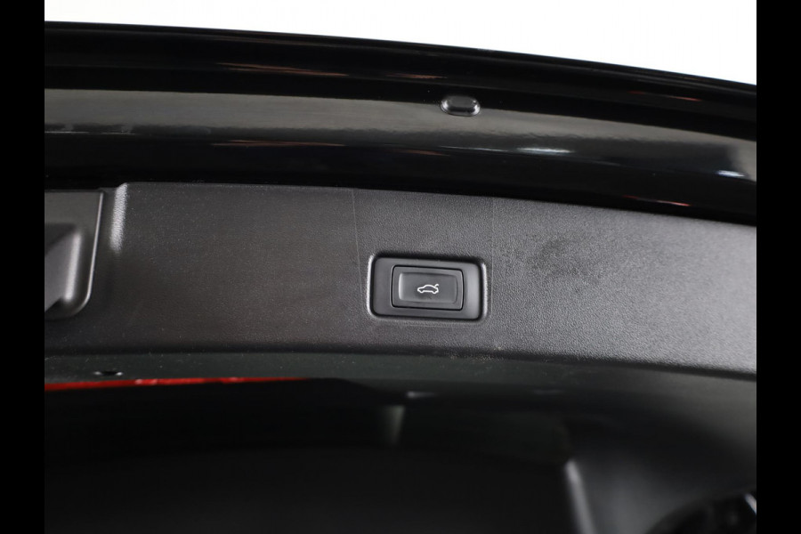 Audi Q4 Sportback e-tron 40 Advanced edition 77 kWh 204 pk | Navigatie | Warmtepomp | Parkeersensoren | Achteruitrijcamera | Adaptieve cruise control | Stoelverwarming |
