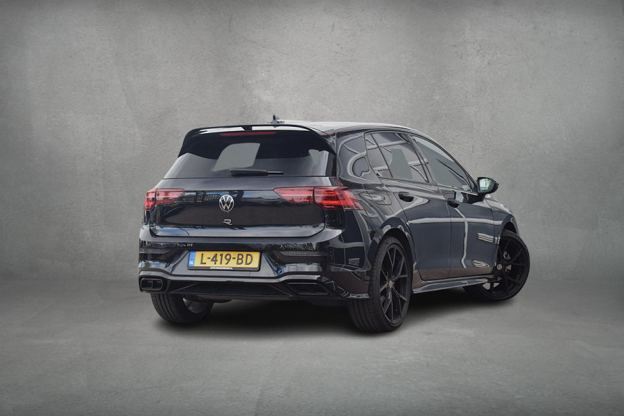 Volkswagen Golf 1.5 eTSI R-Line Business | Stuur- en Stoelverw. | Sportstoelen Velours | IQ Lights