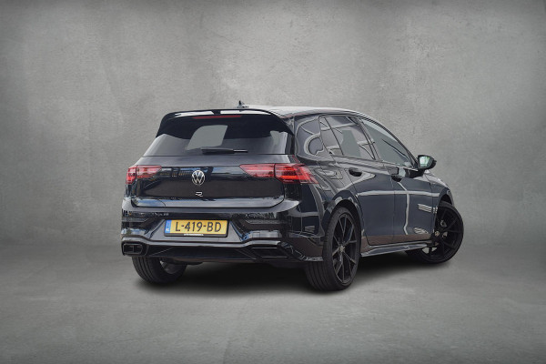 Volkswagen Golf 1.5 eTSI R-Line Business | Stuur- en Stoelverw. | Sportstoelen Velours | IQ Lights