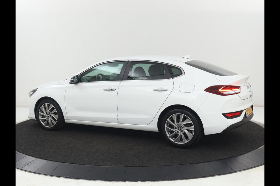 Hyundai i30 Fastback 1.0 T-GDI Premium | Carplay | Half leder | Full LED | Navigatie | Keyless | Climate control | Camera | Bluetooth | Cruise control | Parkeerhulp