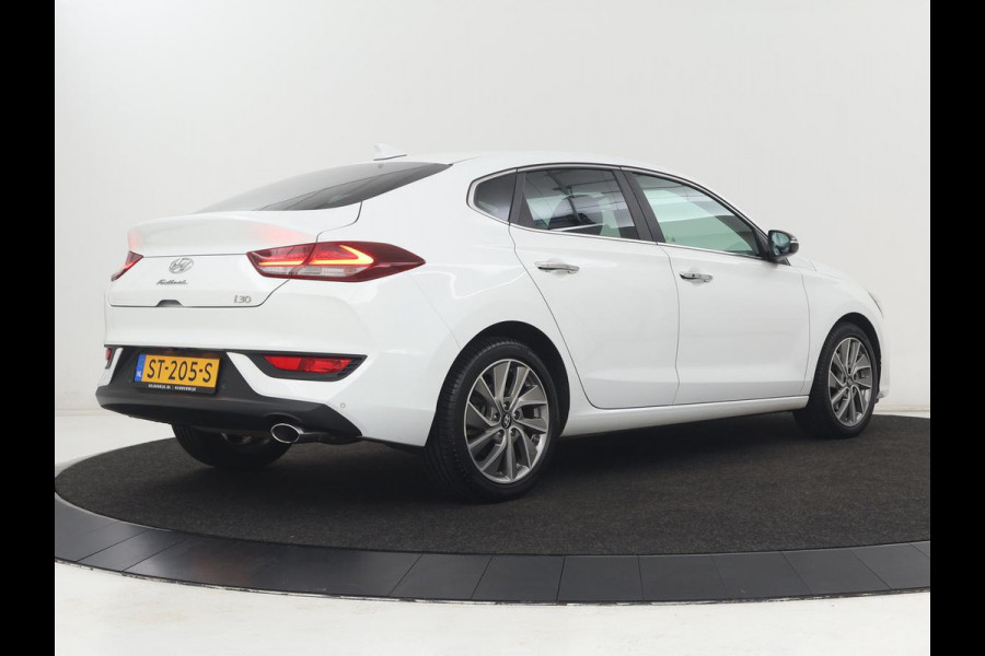 Hyundai i30 Fastback 1.0 T-GDI Premium | Carplay | Half leder | Full LED | Navigatie | Keyless | Climate control | Camera | Bluetooth | Cruise control | Parkeerhulp