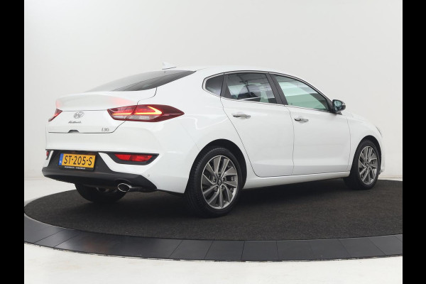 Hyundai i30 Fastback 1.0 T-GDI Premium | Carplay | Half leder | Full LED | Navigatie | Keyless | Climate control | Camera | Bluetooth | Cruise control | Parkeerhulp