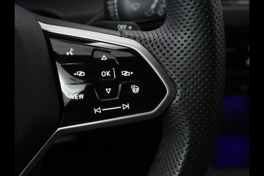 Volkswagen Golf 1.5 eTSI R-Line | Panoramadak | Stoelverwarming | Matrix LED | Keyless | Sfeerverlichting | Carplay | Adaptive cruise | Navigatie | Side Assist | Park Assist | Stuurverwarming | Sportstoelen