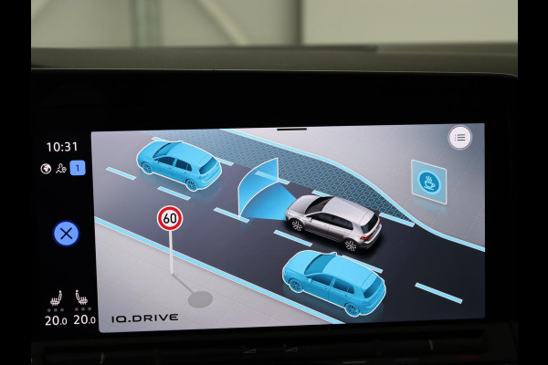 Volkswagen Golf 1.5 eTSI R-Line | Panoramadak | Stoelverwarming | Matrix LED | Keyless | Sfeerverlichting | Carplay | Adaptive cruise | Navigatie | Side Assist | Park Assist | Stuurverwarming | Sportstoelen