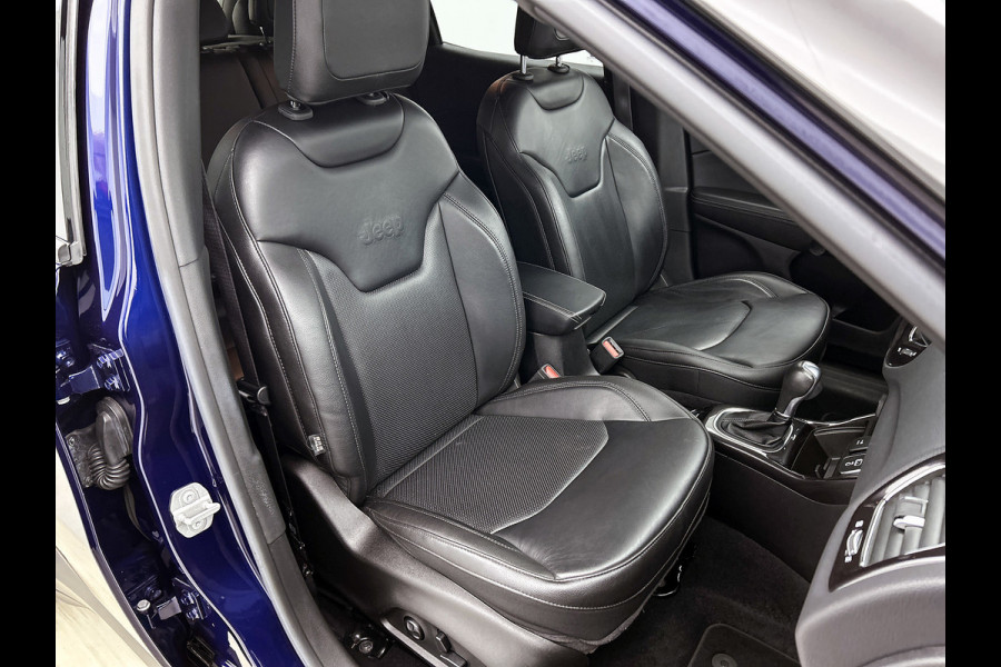 Jeep Compass 1.3T S (Perfect OnderH, Trekhaak, Camera, Stoel/Stuur VerW, Lane assist, Navi, Etc)
