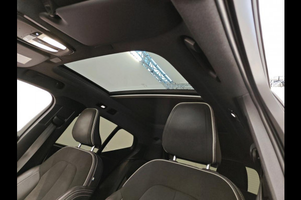 Volvo XC40 Recharge P8 AWD R-Design NL-AUTO | PANODAK | 360 GR CAMERA | SOH 90,4%