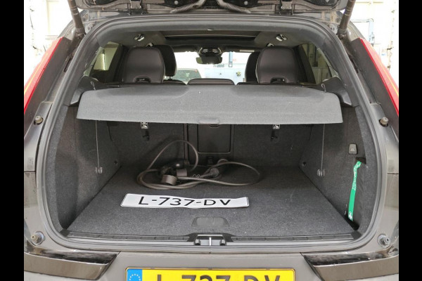 Volvo XC40 Recharge P8 AWD R-Design NL-AUTO | PANODAK | 360 GR CAMERA | SOH 90,4%
