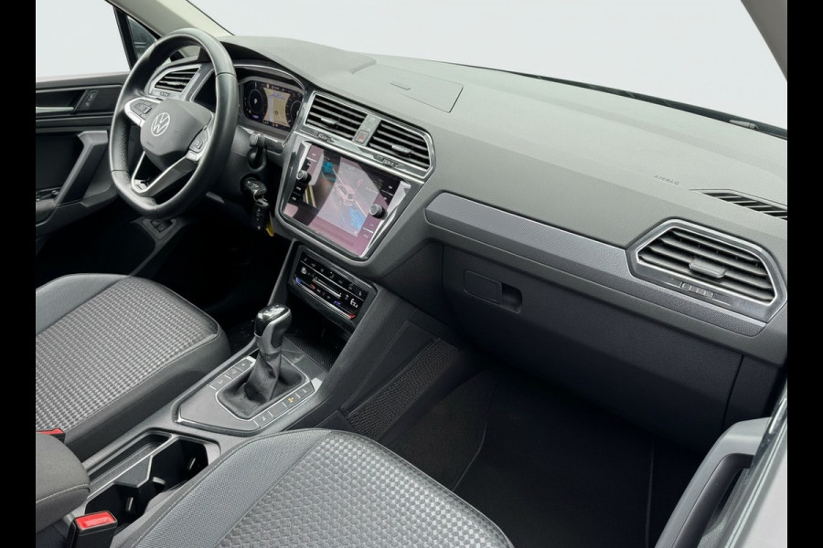 Volkswagen Tiguan TSI 245PK HYBRIDE DSG LIFE TREKHAAK/NAVI/VIRTUAL/SFEERVERL.