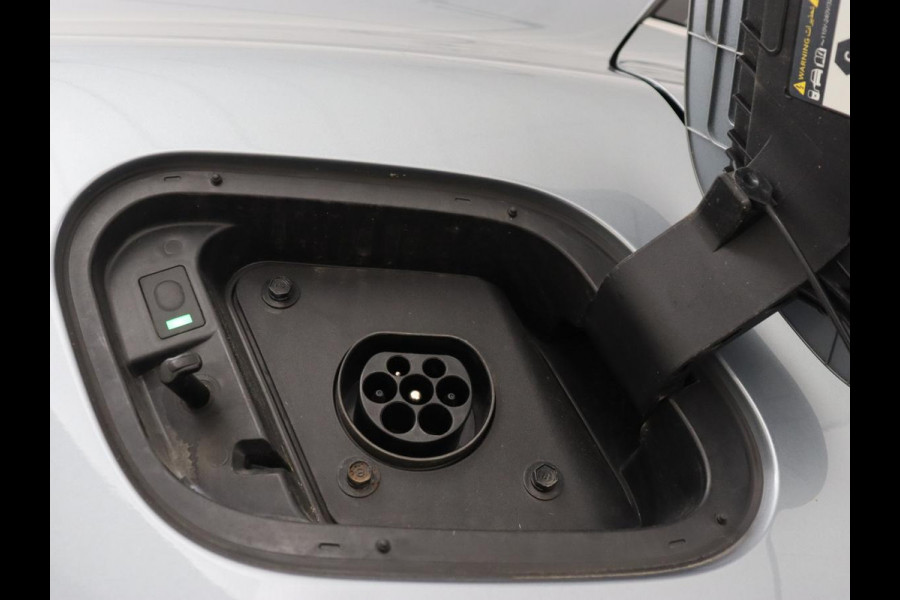 Kia Sportage 1.6 T-GDi Plug-in Hybrid AWD DynamicLine | SOH 97,2% | Camera | Carplay | Adaptive cruise | Navigatie | 19'' | Full LED | Climate control | PHEV