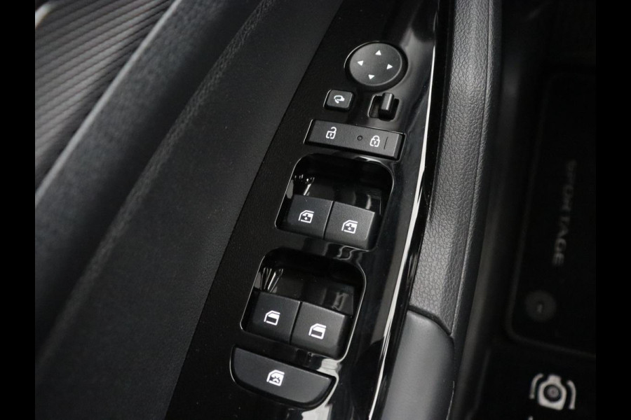 Kia Sportage 1.6 T-GDi Plug-in Hybrid AWD DynamicLine | SOH 97,2% | Camera | Carplay | Adaptive cruise | Navigatie | 19'' | Full LED | Climate control | PHEV