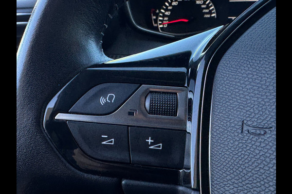 Peugeot 208 1.2 PureTech Allure 74KW / 100PK / CARPLAY / KEYLESS / CRUISE / ECC / CAMERA / PDC / LMV