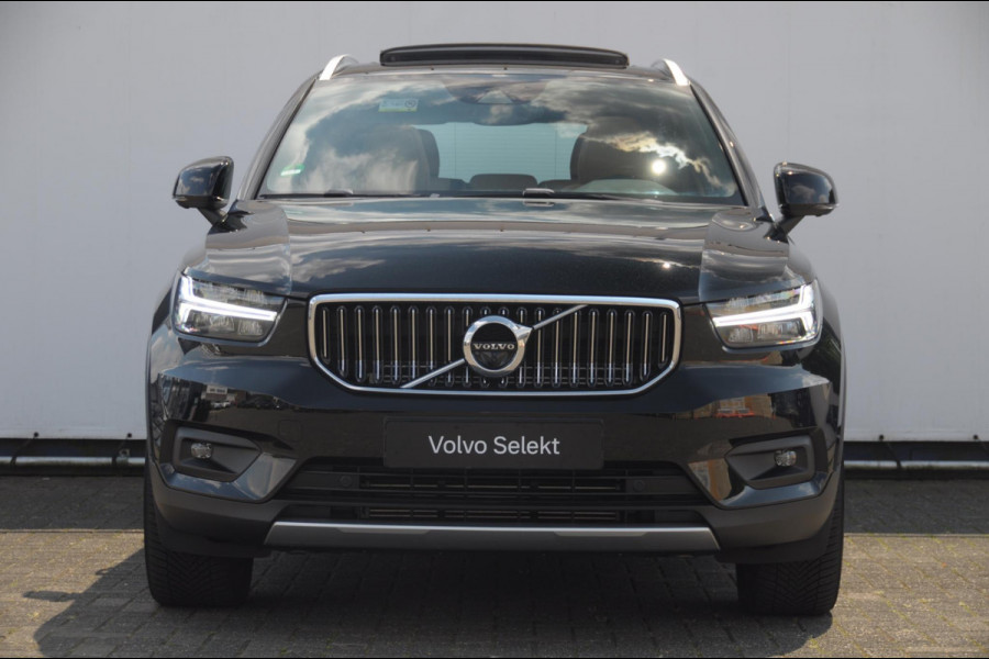Volvo XC40 T5 272PK Automaat Plug-in hybrid Inscription Elektrische stoelen / Trekhaak / Panoramadak / Polestar tuning / Lederen bekleding / Adaptieve cruise control / Parkeersensoren met 360 camera / Harman Kardon audio / Mistlampen / Stoel - en stuurwielverwarming