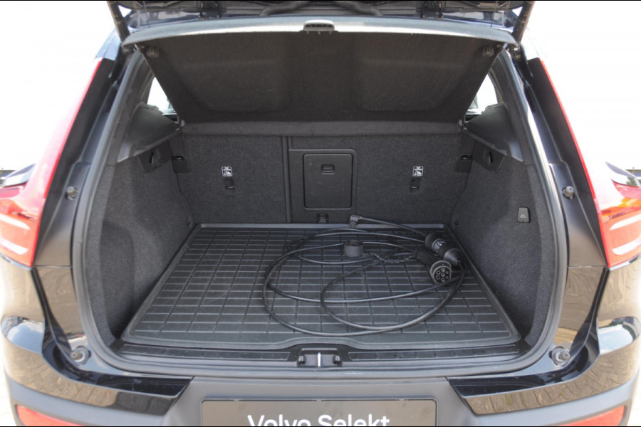 Volvo XC40 T5 272PK Automaat Plug-in hybrid Inscription Elektrische stoelen / Trekhaak / Panoramadak / Polestar tuning / Lederen bekleding / Adaptieve cruise control / Parkeersensoren met 360 camera / Harman Kardon audio / Mistlampen / Stoel - en stuurwielverwarming