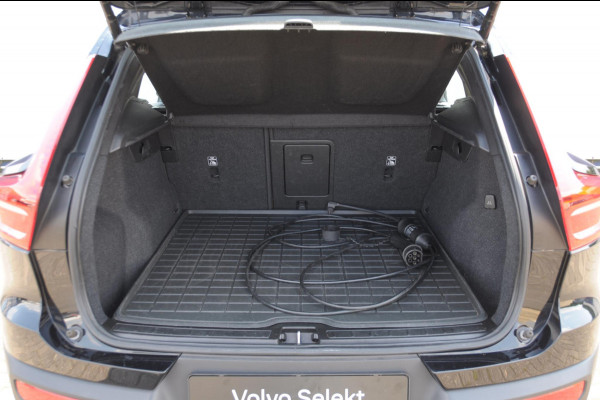 Volvo XC40 T5 272PK Automaat Plug-in hybrid Inscription Elektrische stoelen / Trekhaak / Panoramadak / Polestar tuning / Lederen bekleding / Adaptieve cruise control / Parkeersensoren met 360 camera / Harman Kardon audio / Mistlampen / Stoel - en stuurwielverwarming