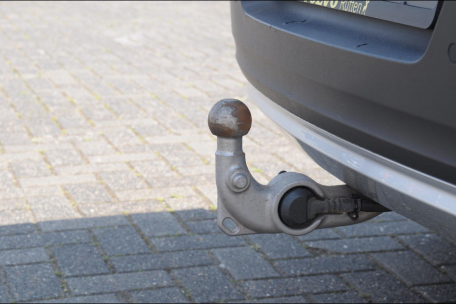 Volvo XC40 T5 272PK Automaat Plug-in hybrid Inscription Elektrische stoelen / Trekhaak / Panoramadak / Polestar tuning / Lederen bekleding / Adaptieve cruise control / Parkeersensoren met 360 camera / Harman Kardon audio / Mistlampen / Stoel - en stuurwielverwarming