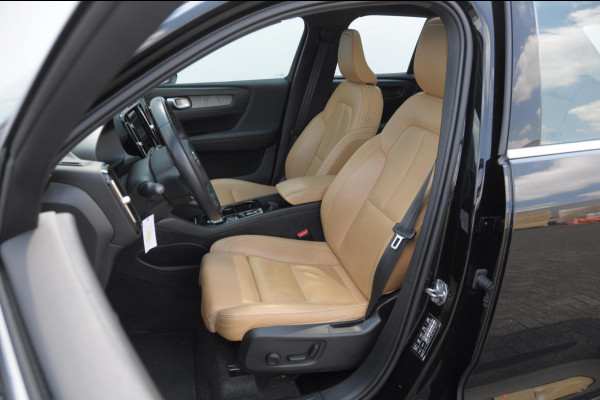Volvo XC40 T5 272PK Automaat Plug-in hybrid Inscription Elektrische stoelen / Trekhaak / Panoramadak / Polestar tuning / Lederen bekleding / Adaptieve cruise control / Parkeersensoren met 360 camera / Harman Kardon audio / Mistlampen / Stoel - en stuurwielverwarming