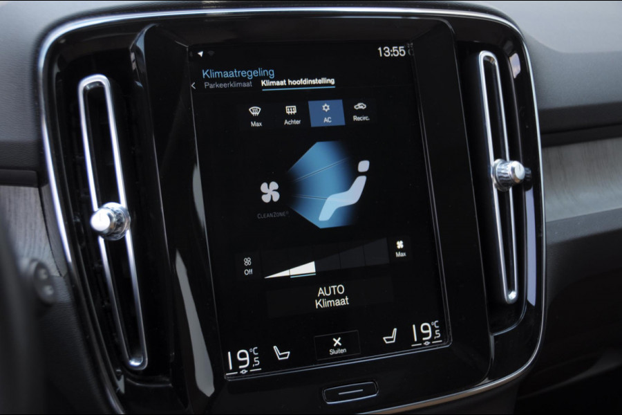 Volvo XC40 T5 272PK Automaat Plug-in hybrid Inscription Elektrische stoelen / Trekhaak / Panoramadak / Polestar tuning / Lederen bekleding / Adaptieve cruise control / Parkeersensoren met 360 camera / Harman Kardon audio / Mistlampen / Stoel - en stuurwielverwarming