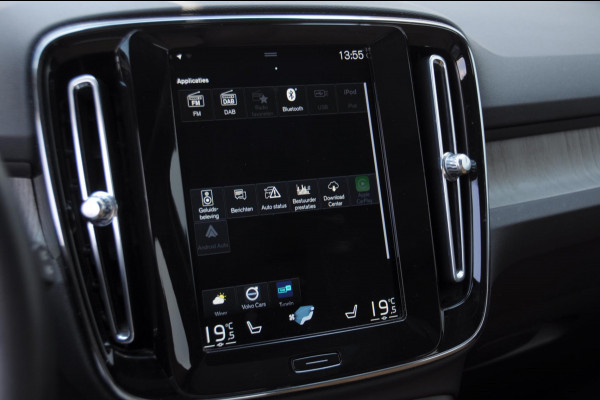 Volvo XC40 T5 272PK Automaat Plug-in hybrid Inscription Elektrische stoelen / Trekhaak / Panoramadak / Polestar tuning / Lederen bekleding / Adaptieve cruise control / Parkeersensoren met 360 camera / Harman Kardon audio / Mistlampen / Stoel - en stuurwielverwarming