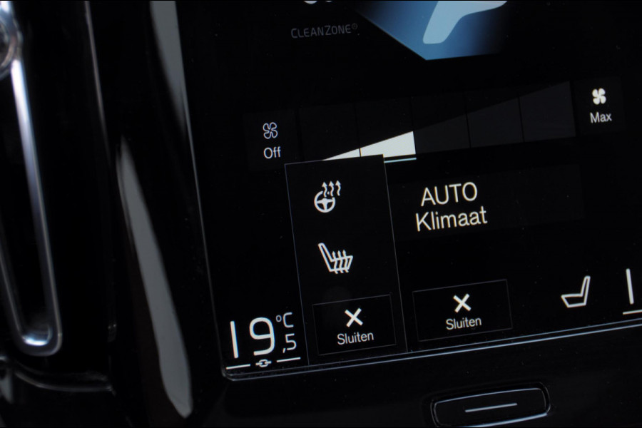 Volvo XC40 T5 272PK Automaat Plug-in hybrid Inscription Elektrische stoelen / Trekhaak / Panoramadak / Polestar tuning / Lederen bekleding / Adaptieve cruise control / Parkeersensoren met 360 camera / Harman Kardon audio / Mistlampen / Stoel - en stuurwielverwarming